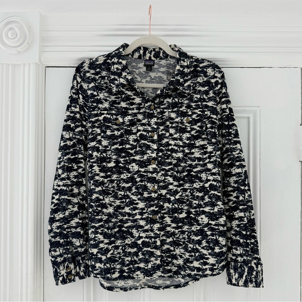 🦊 Patagonia Patterned Corduroy Shirt